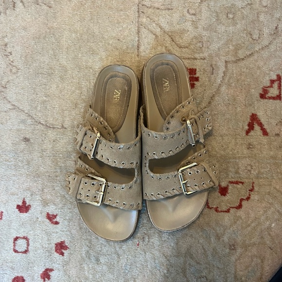 Zara Suede sandals - Picture 2 of 3